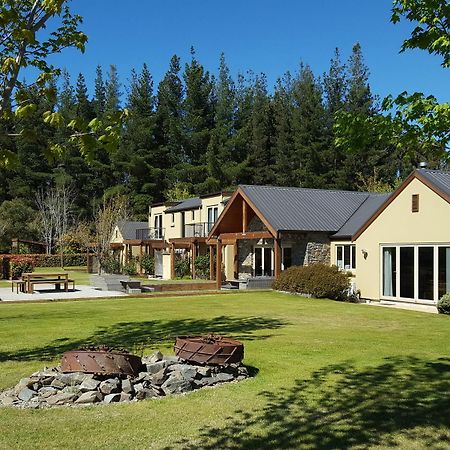 Maple Lodge Luxury Bed & Breakfast Albert Town Екстериор снимка