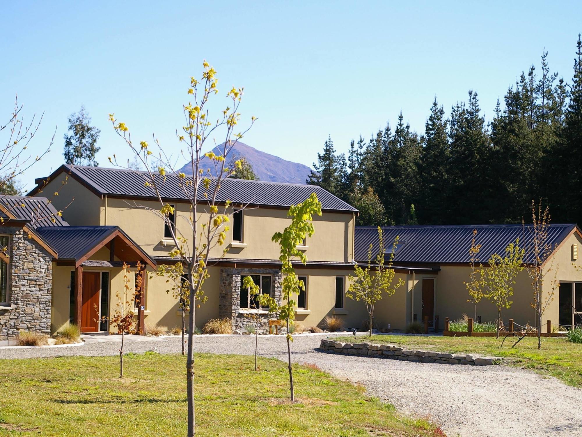 Maple Lodge Luxury Bed & Breakfast Albert Town Екстериор снимка
