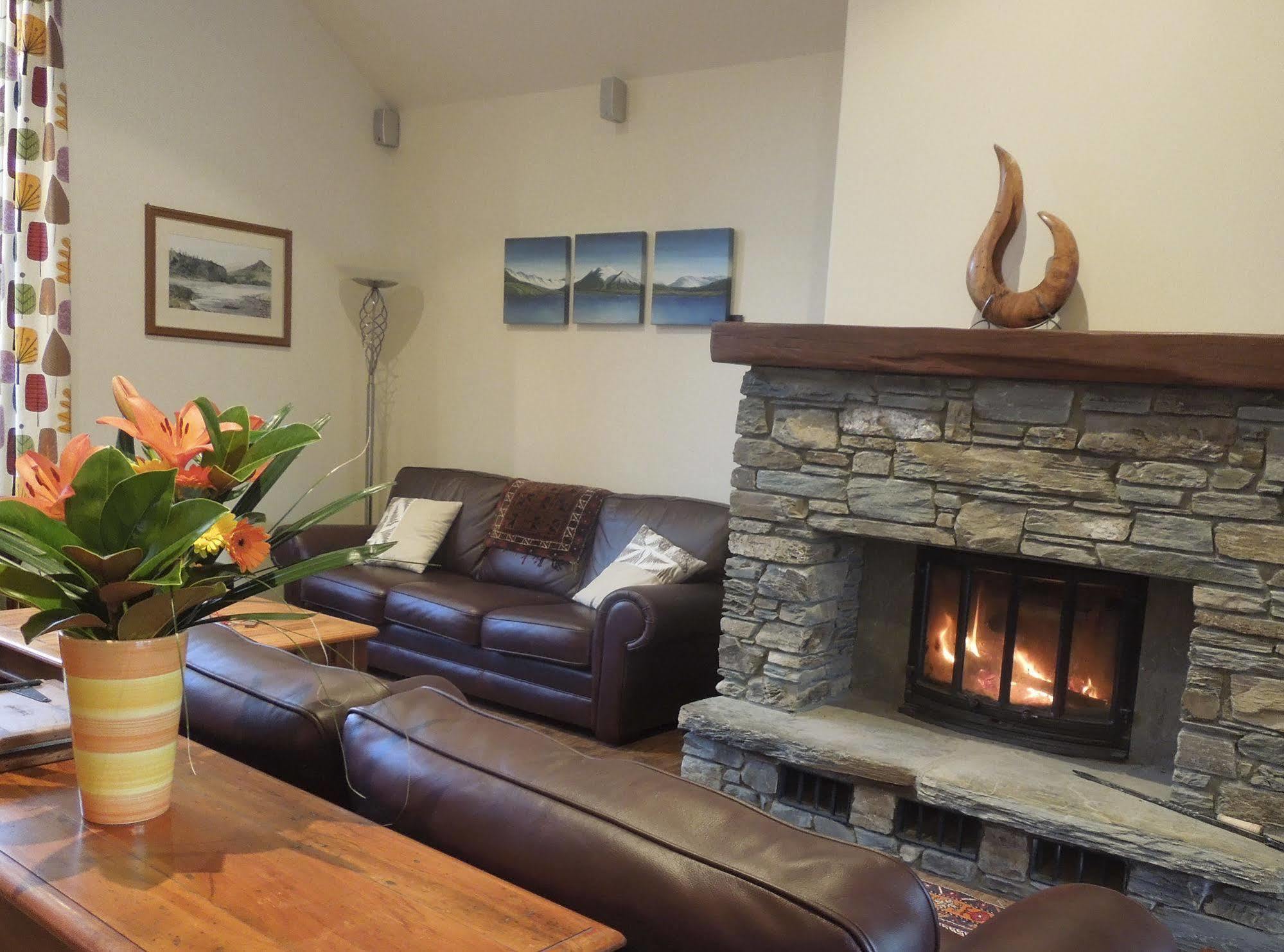 Maple Lodge Luxury Bed & Breakfast Albert Town Екстериор снимка