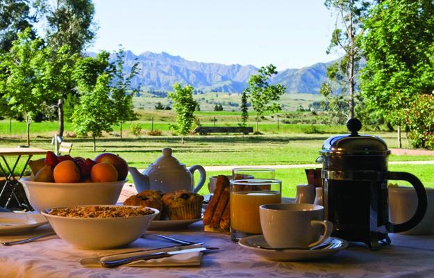 Maple Lodge Luxury Bed & Breakfast Albert Town Екстериор снимка
